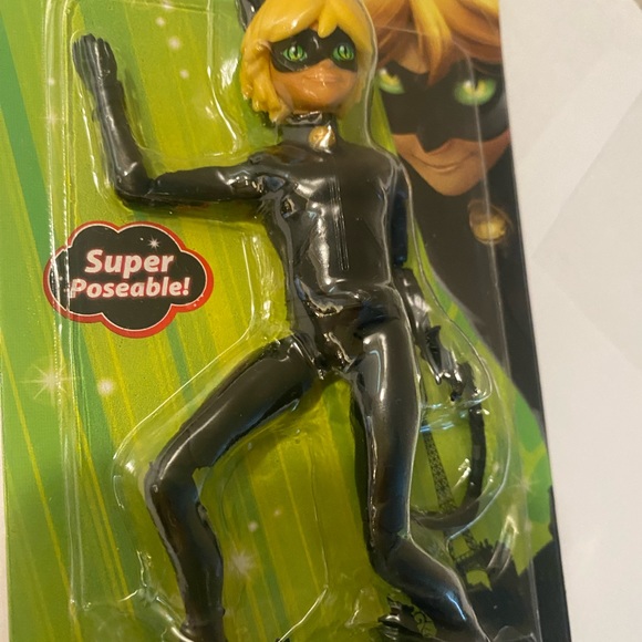 Miraculous Cat Noir Action Figure - Picture 6 of 6